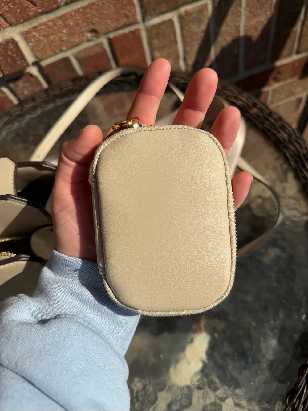 Steve Madden structured cream